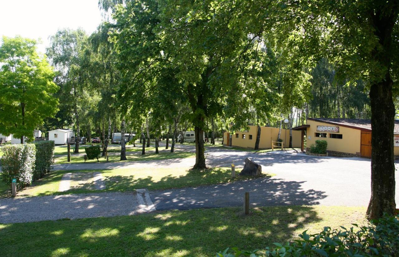 Mobil Homes Xxl2 4 Chambres - Camping Le Ranch Des Volcans Шатель-Гийон Экстерьер фото